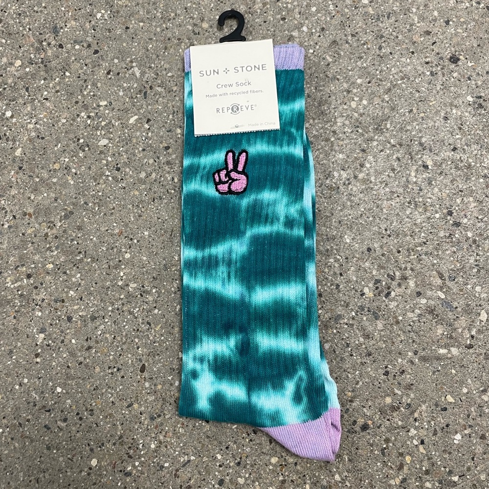NWT Sun + Stone Mens Green Peace Tie-Dye Comfort Crew Sock